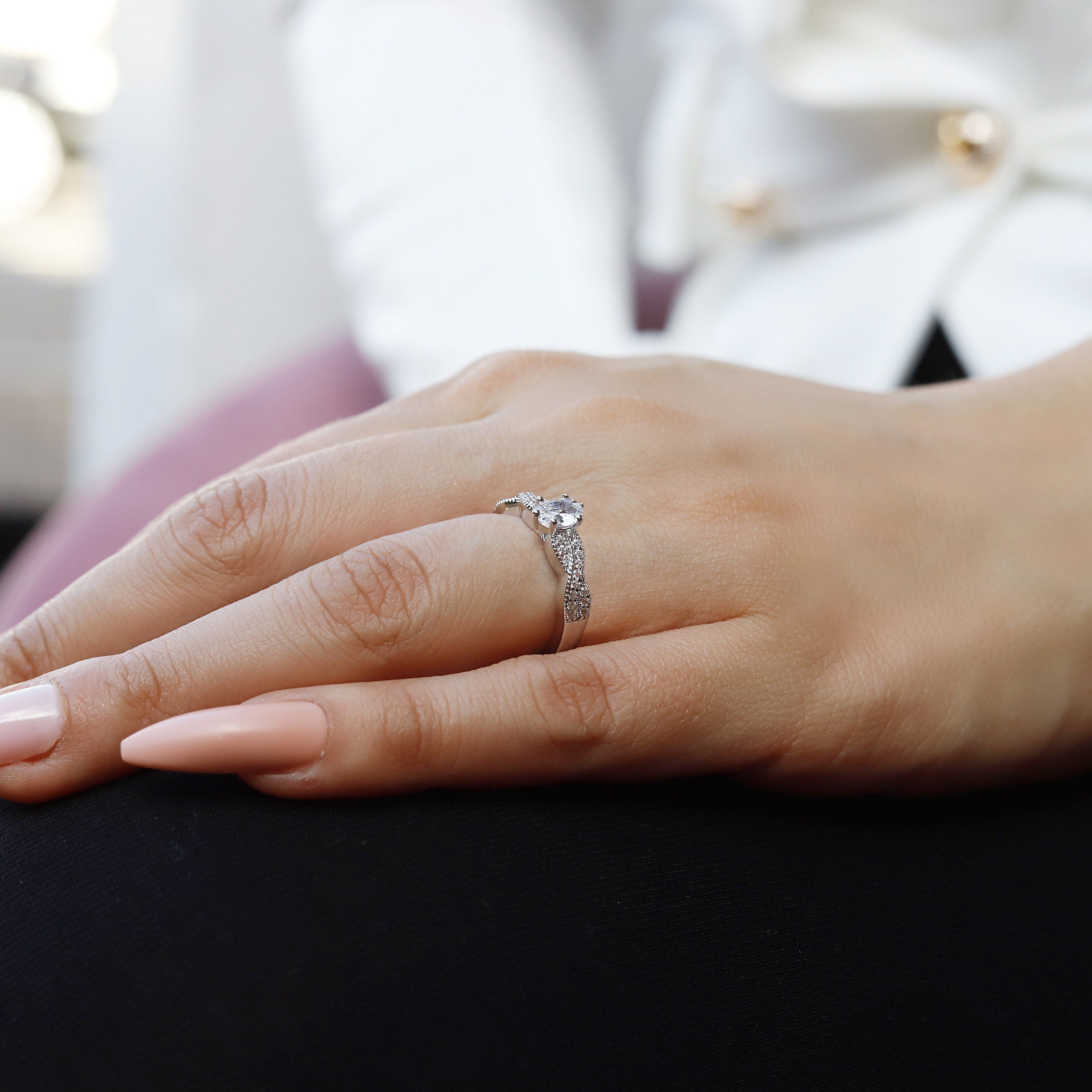 Hellen - Sterling Silver Oval Cut Zirconia Stone Man Made Diamond Simulants Rings, Bridal Ring for Women