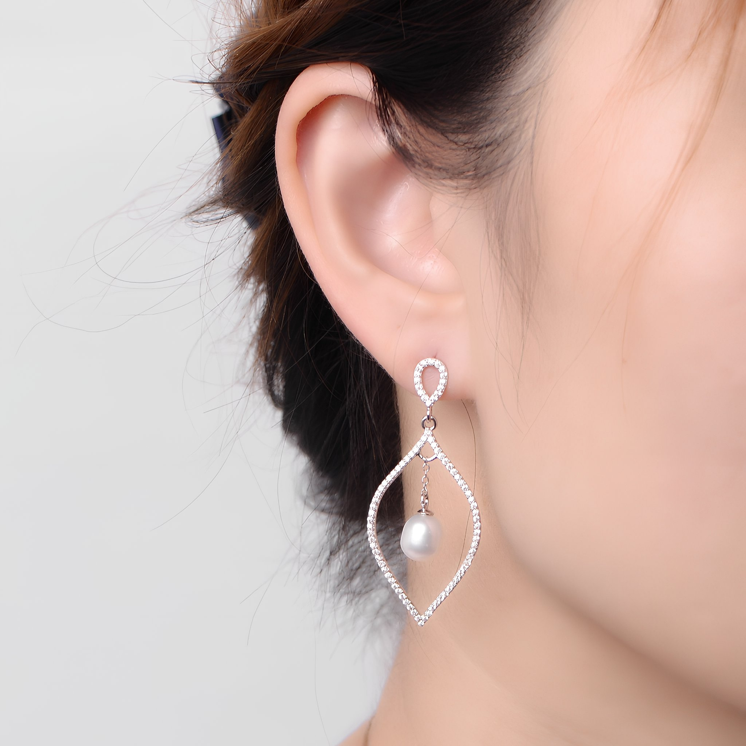 HERMIONE - Sterling Silver Luxury Pearl Simulated Diamond Earrings - Amber James Jewellery