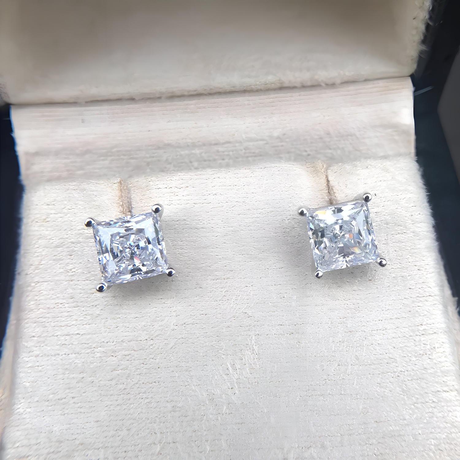 FAYE - Silver Stud Earring - Amber James Jewellery