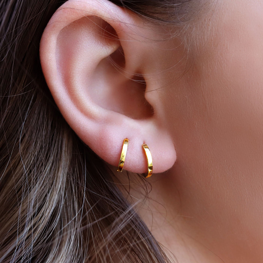 Tiny Huggie Hoop Earrings,Plain Huggie Hoop Earrings,Dainty Hoop Earrings,Dainty Tiny Huggies, 18K Gold Plated Hoops,Sterling Silver Huggies