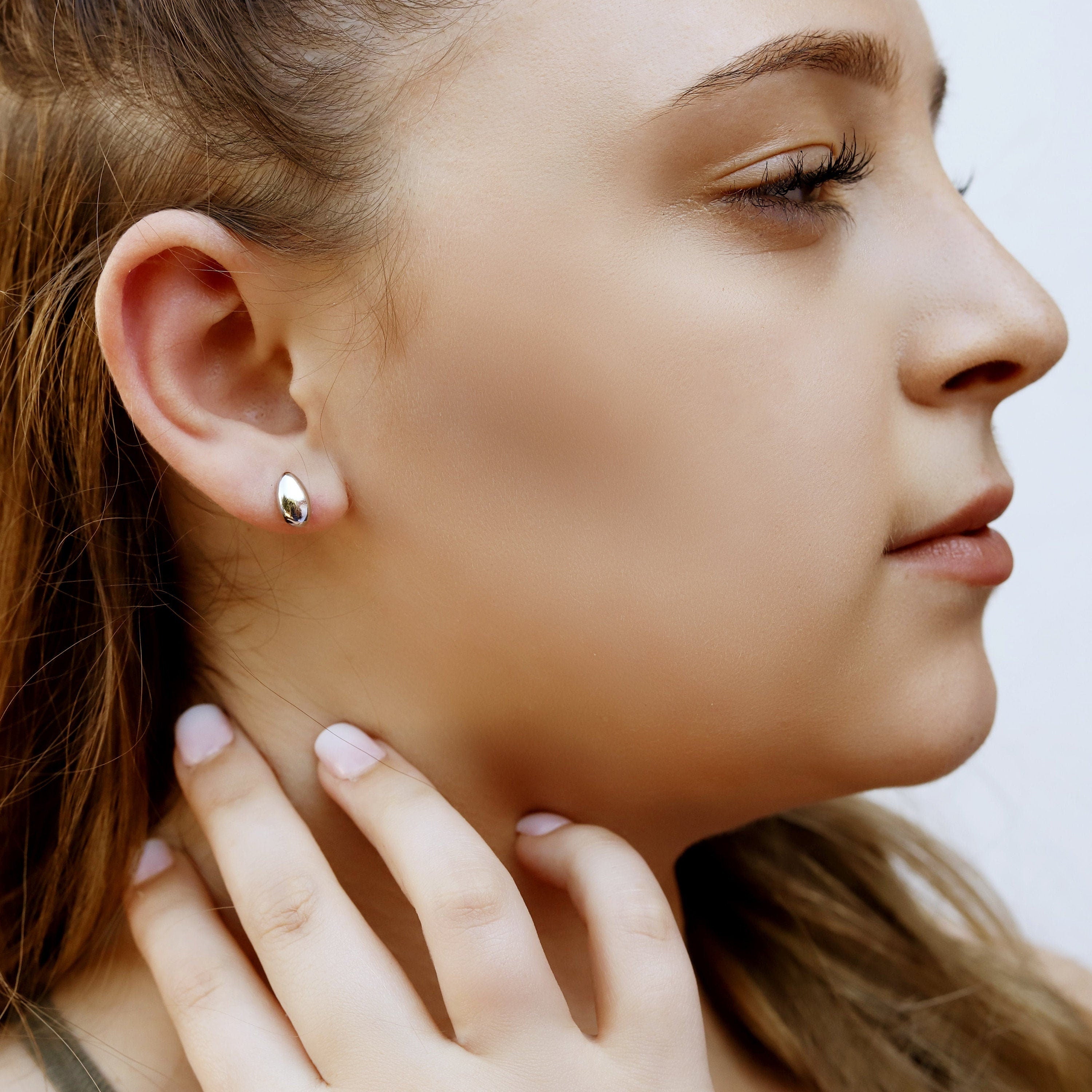 Tiny drop stud earrings • dainty earrings • Handmade teardrop stud earrings • tiny stud earrings • small stud earrings • minimalist earrings