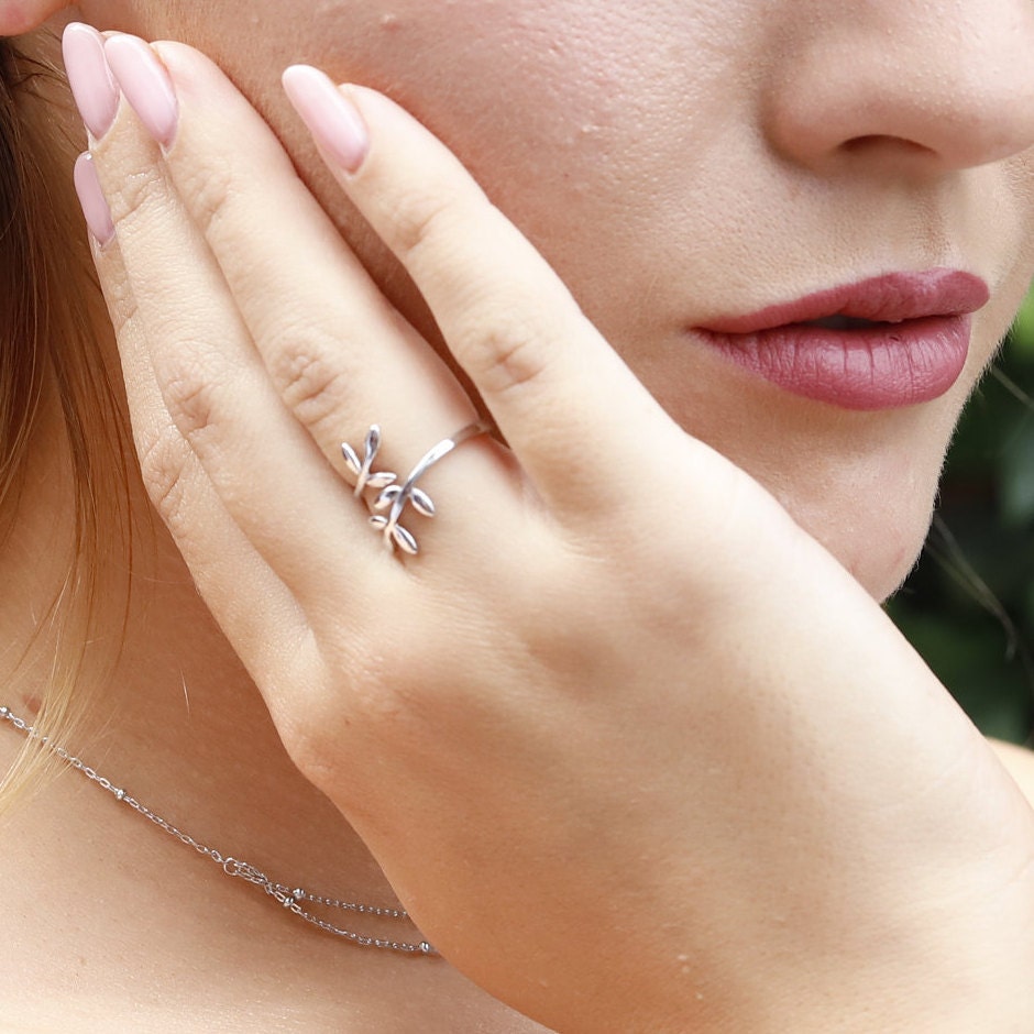 Maxie - Chevron Leaf Wrap ring, Silver Thumb Ring, Minimal Dainty Ring, Stacking Ring, Bohemian Style Ring, Bridesmaid Ring, Silver rings