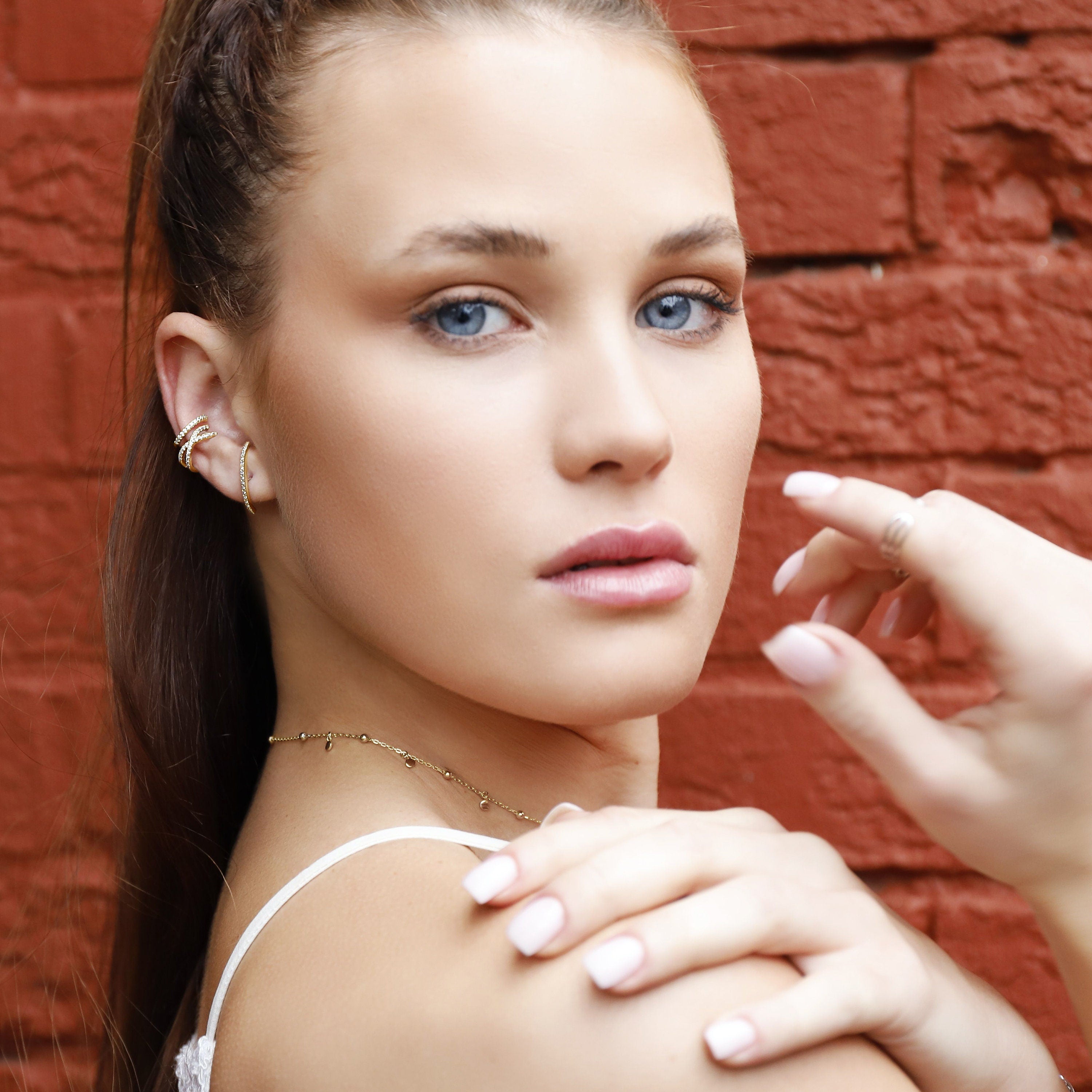 Tiny gold ear cuff, Dainty cuff, Conch cz ear cuff, Huggie cz ear cuff, Non pierced cz ear cuff, Dainty ear cuff, Gold ear cuff, Conch cz