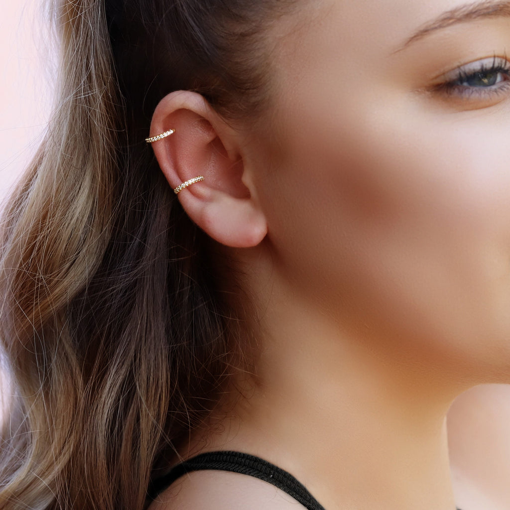 Tiny gold ear cuff, Dainty cuff, Conch cz ear cuff, Huggie cz ear cuff, Non pierced cz ear cuff, Dainty ear cuff, Gold ear cuff, Conch cz