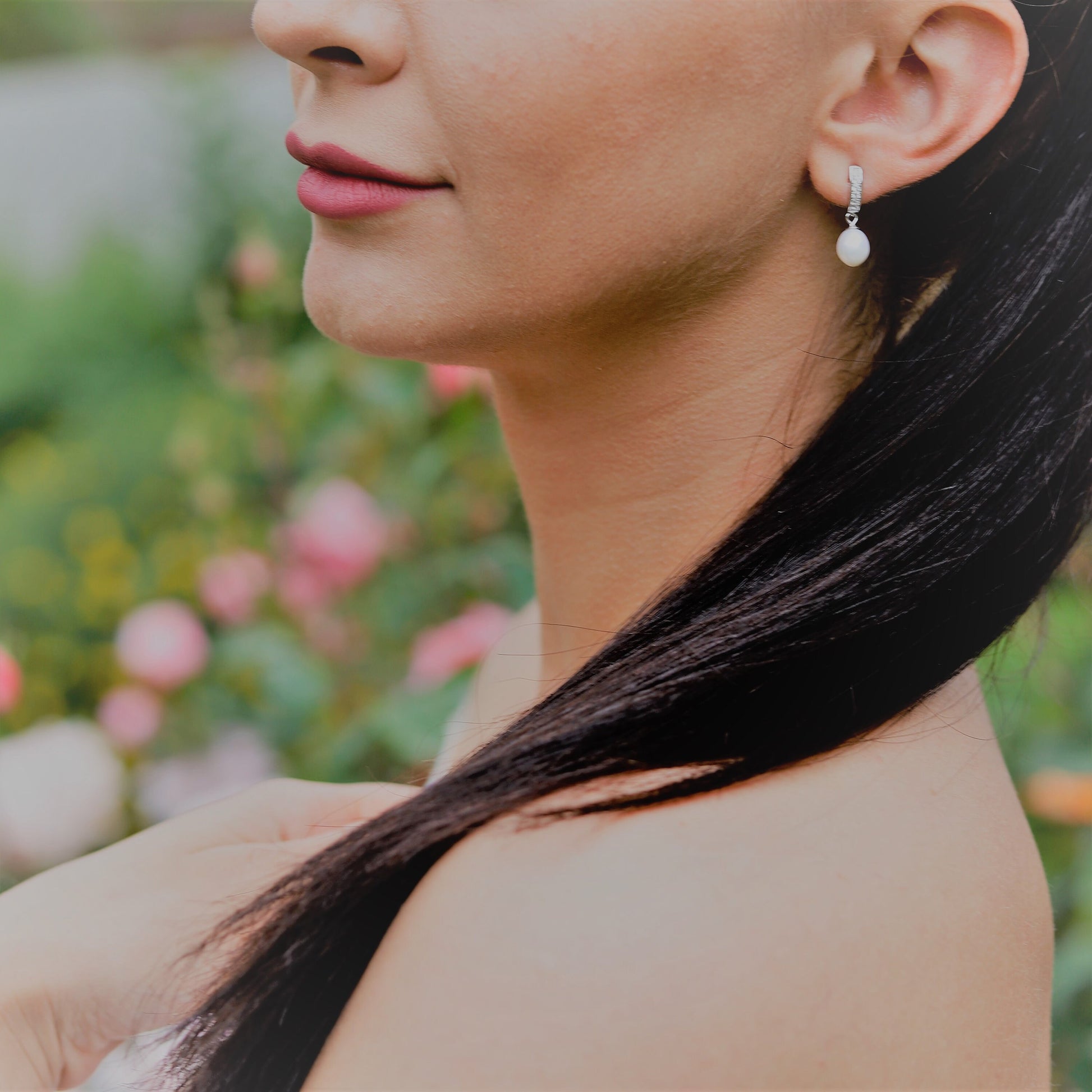 Simple Minimalist Huggie Earrings, Pearl Huggy Hoops, Dainty Hoop Earrings, Pearl Hoops, Minimalist Earrings, 8mm hoops, Gift for her