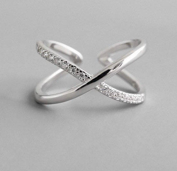 Alexia - Thumb Ring~ adjustable Ring~ gift for her~ minimalist ring~ stacking ring~ twist effect~