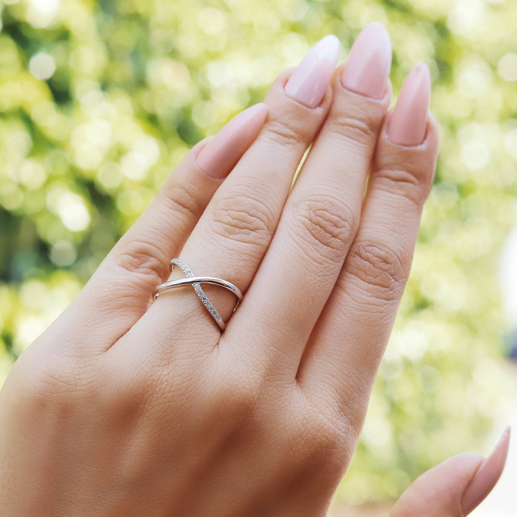 Alexia - Thumb Ring~ adjustable Ring~ gift for her~ minimalist ring~ stacking ring~ twist effect~