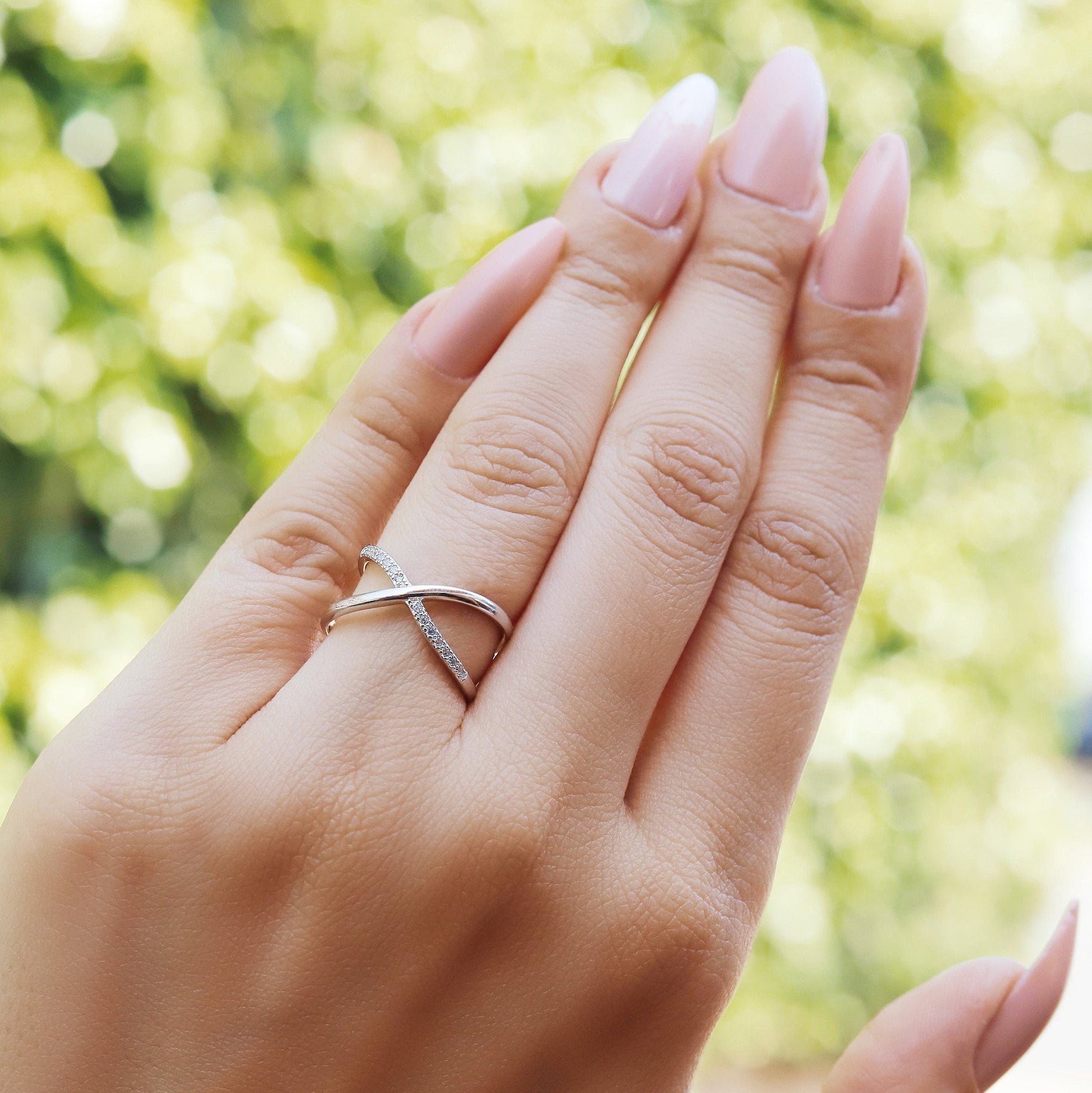 Alexia - Thumb Ring~ adjustable Ring~ gift for her~ minimalist ring~ stacking ring~ twist effect~