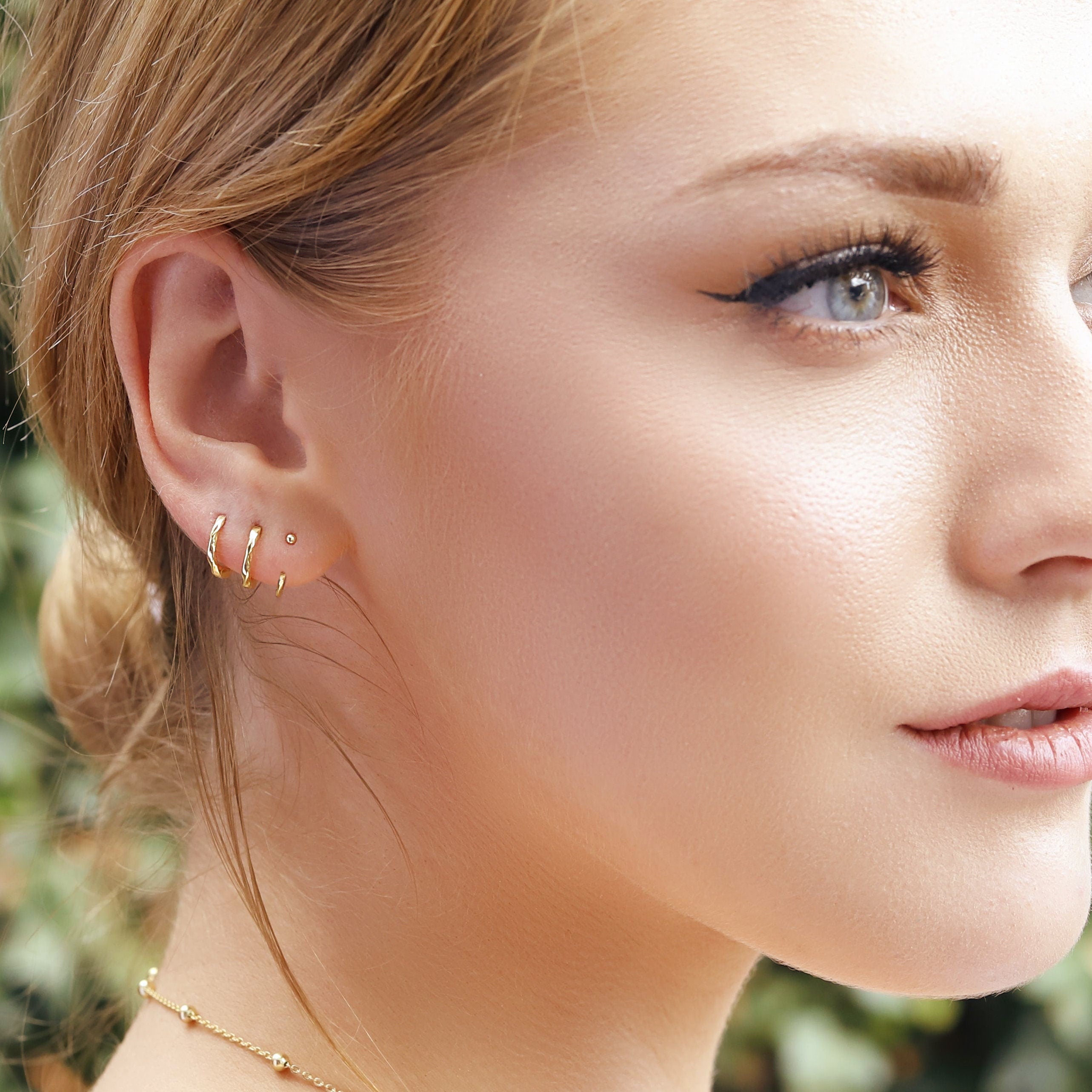 Classic Huggie hoops • 2.5/1.5 mm Ball earrings •Huggie Hoops • Earrings • Cartilage • Yellow Gold • Sterling Silver 925 • Simple Open Hoops