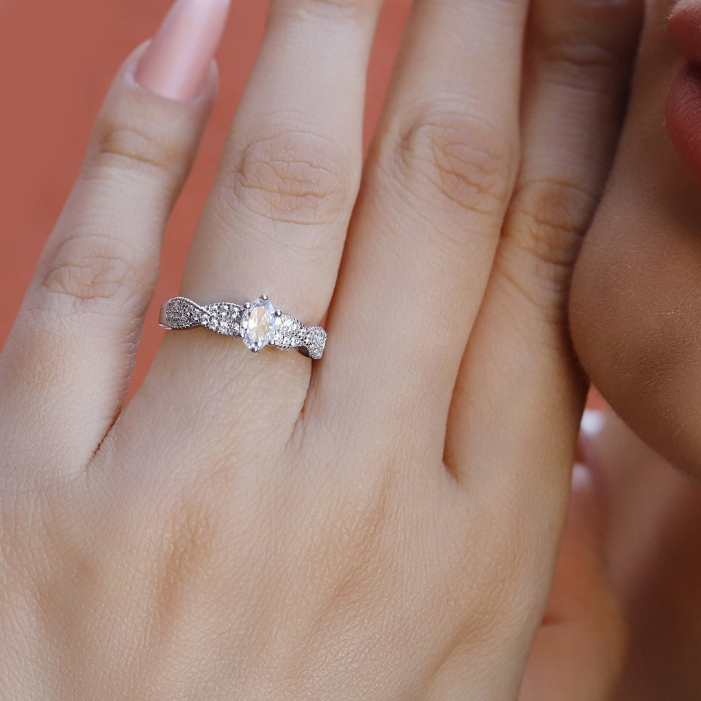 Hellen - Sterling Silver Oval Cut Zirconia Stone Man Made Diamond Simulants Rings, Bridal Ring for Women