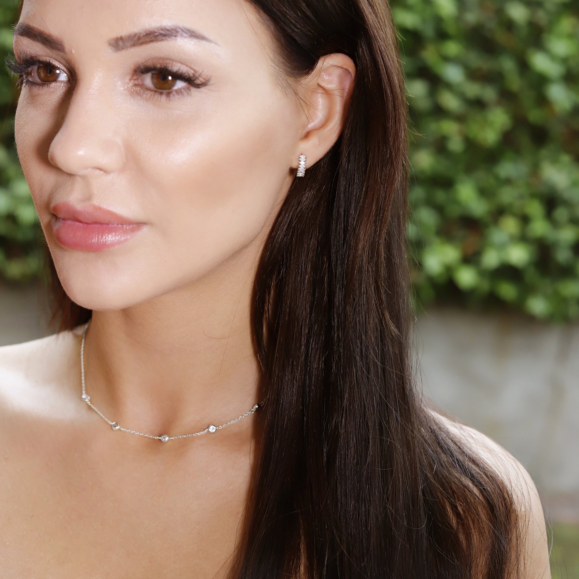 Minimalist stylist huggie hoops • small hoop earrings • tiny hoop earrings • dainty hoops • silver hoops • huggie hoop earrings