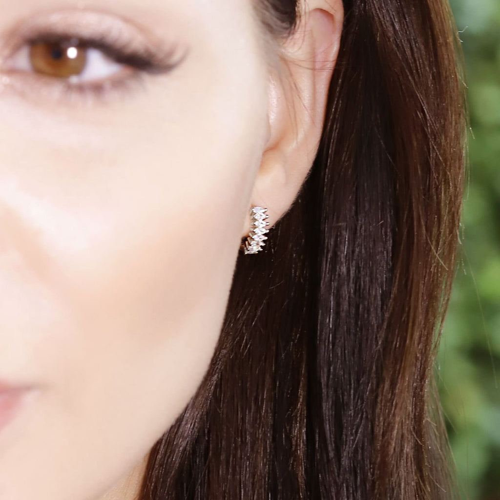 Minimalist stylist huggie hoops • small hoop earrings • tiny hoop earrings • dainty hoops • silver hoops • huggie hoop earrings