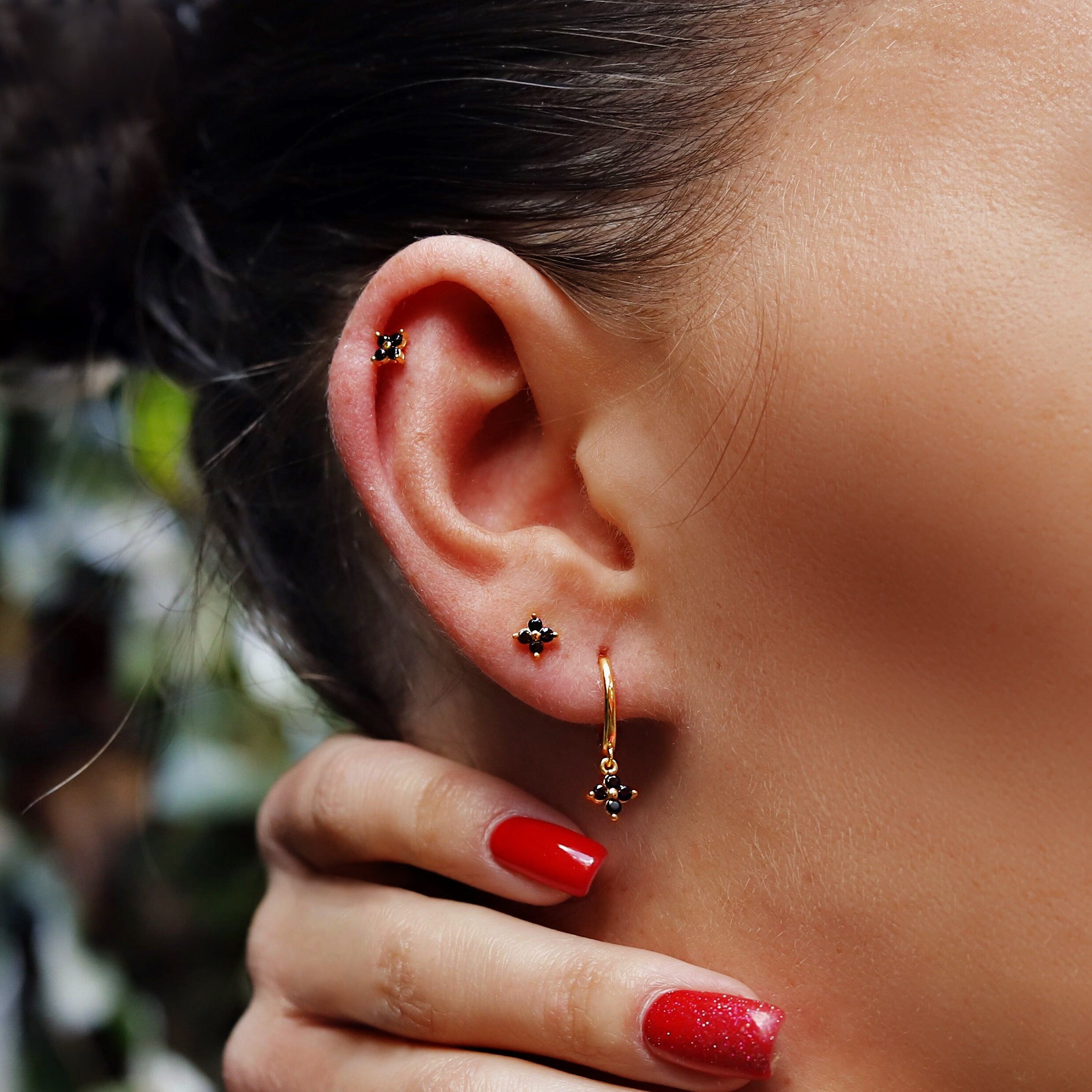 Minimalist Flower Huggie Hoops • small hoop earrings • tiny hoop earrings • dainty hoops • silver hoops • huggie hoop earrings