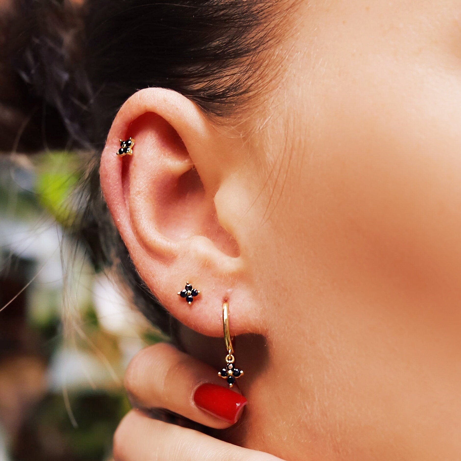 Minimalist Flower Huggie Hoops • small hoop earrings • tiny hoop earrings • dainty hoops • silver hoops • huggie hoop earrings