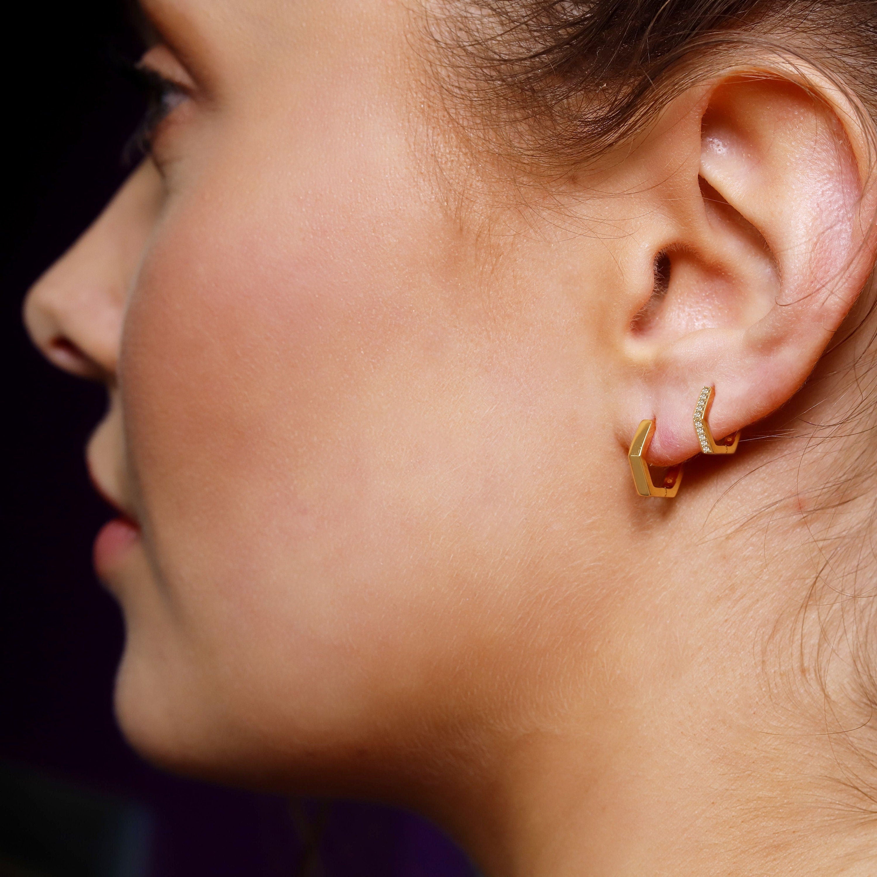 CIARA- Pentagon Huggie Hoops • small hoop earrings • geometric hoop earrings • dainty hoops • silver hoops • huggie hoop earrings