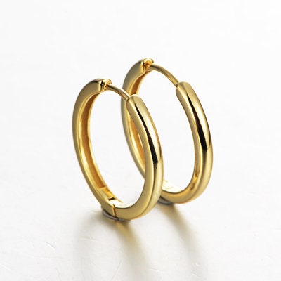 AMELIA-Minimalist Huggie Hoops • small hoop earrings • open hoop earrings • dainty hoops • silver hoops • huggie hoop earrings • Mini hoops •