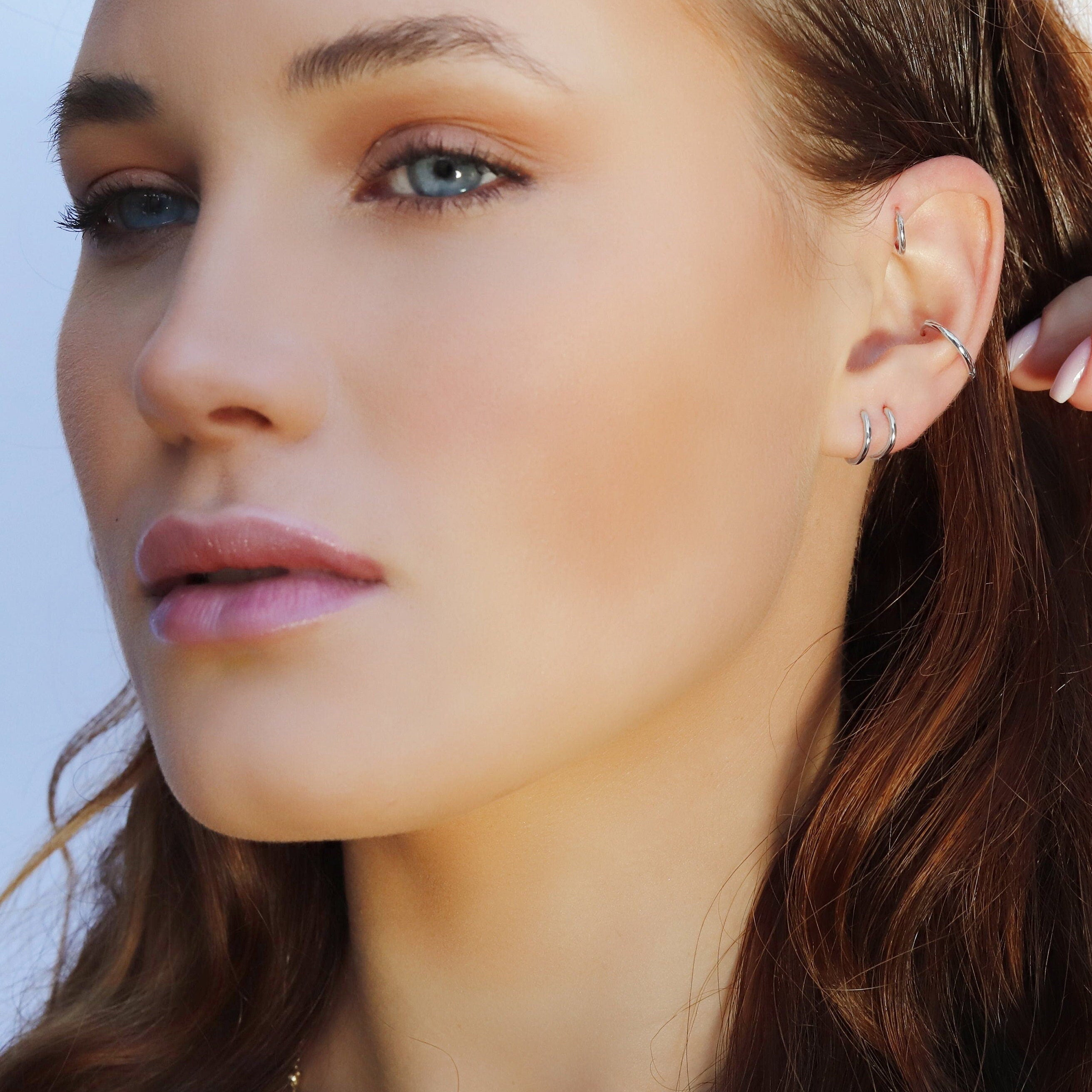 AMELIA-Minimalist Huggie Hoops • small hoop earrings • open hoop earrings • dainty hoops • silver hoops • huggie hoop earrings • Mini hoops •